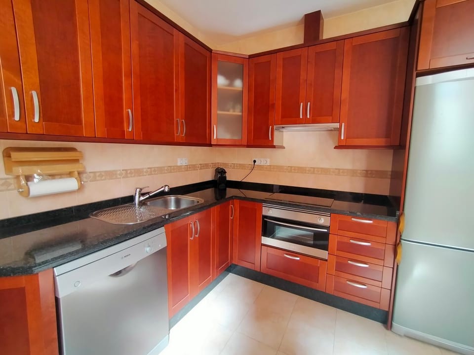 Kitchen or kitchenette, Inner courtyard view, dishwasher, pet friendly, stove, toaster, washing machine