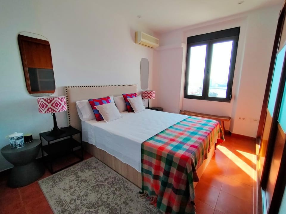Bed, Photo of the whole room, Bedroom, Sea view, locker, wardrobe, air conditioner
