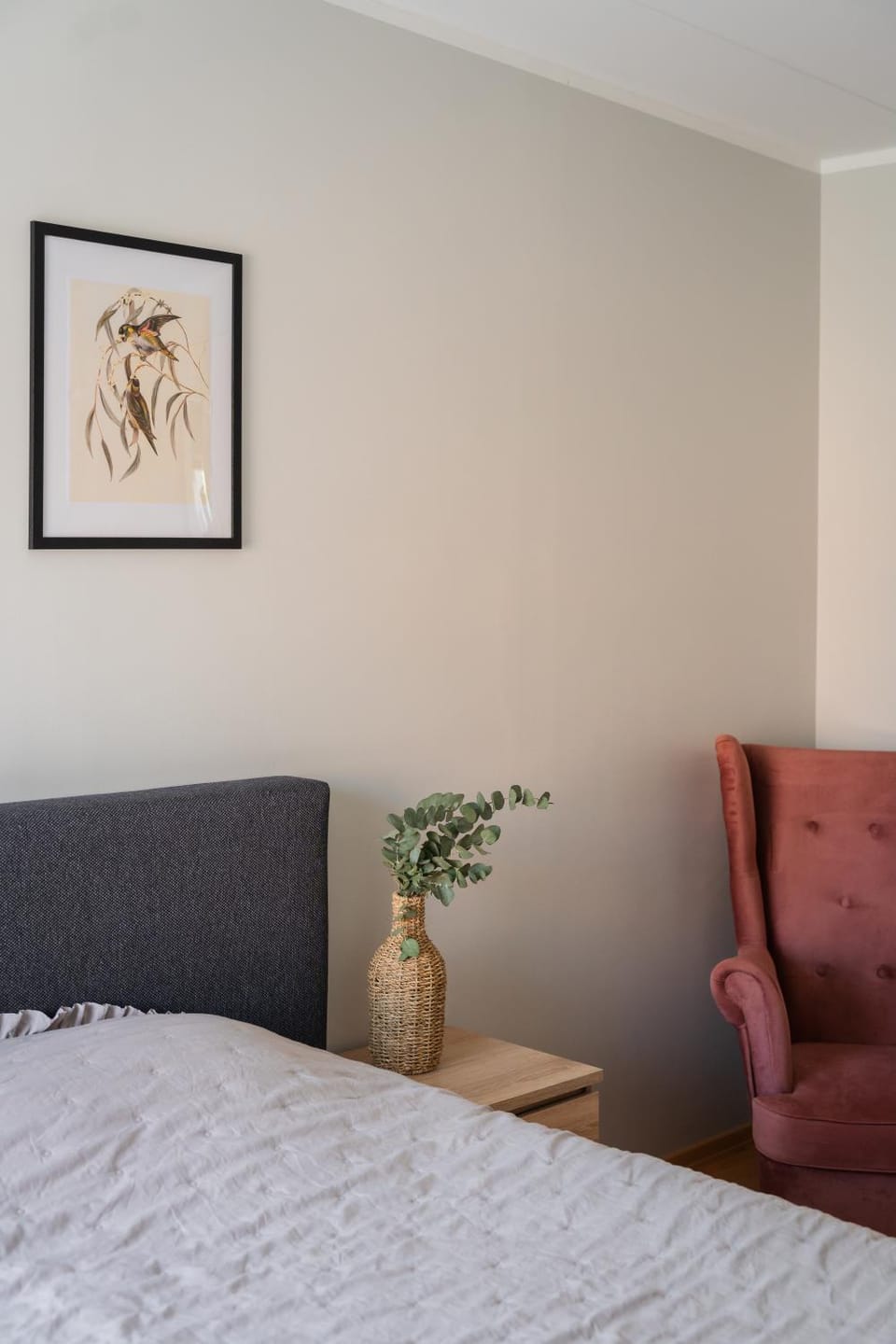 Photo of the whole room, Seating area, Bedroom