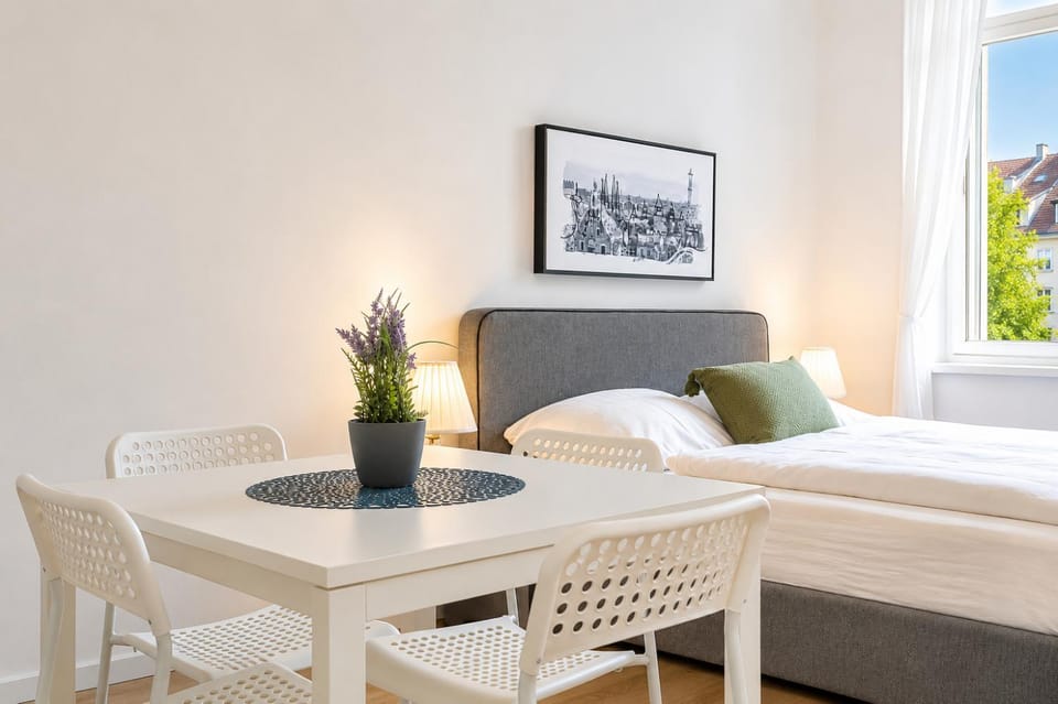 Bed, Seating area, Dining area, Bedroom