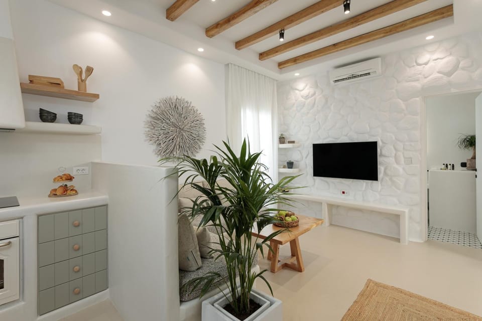 TV and multimedia, Living room, Seating area, kitchen, air conditioner