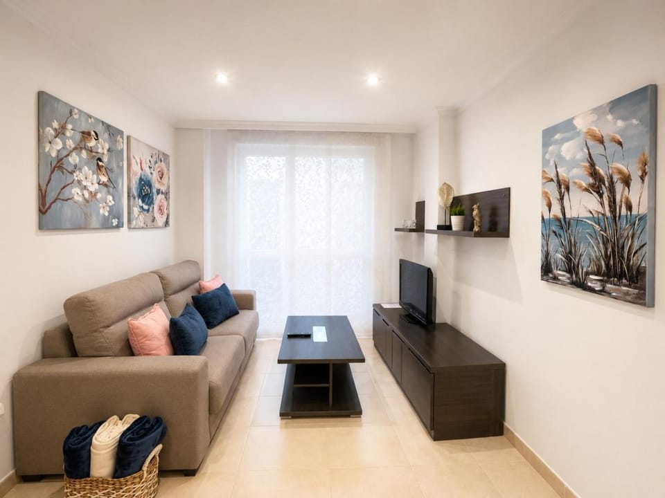 TV and multimedia, Living room, Seating area, Evening entertainment