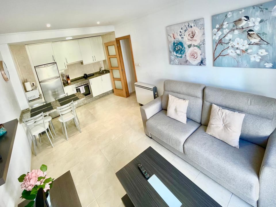 Kitchen or kitchenette, Living room, Seating area, stove