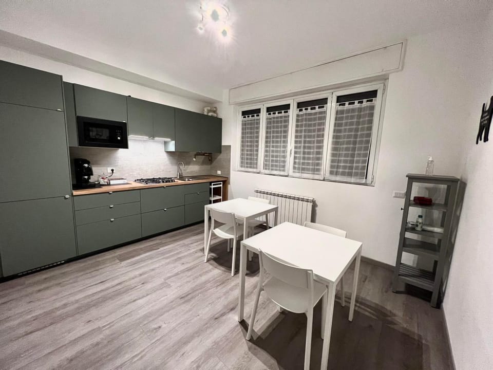 Kitchen or kitchenette, Living room, Dining area, Breakfast, Lunch, Dinner, minibar