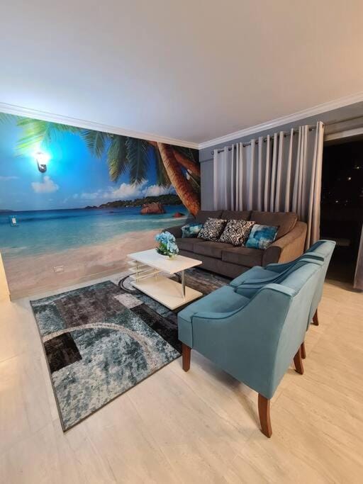 Lovely Condo 2 Bedrooms, 2 bathrooms, free 1 Parking at Waikiki Beach Apartment in Honolulu