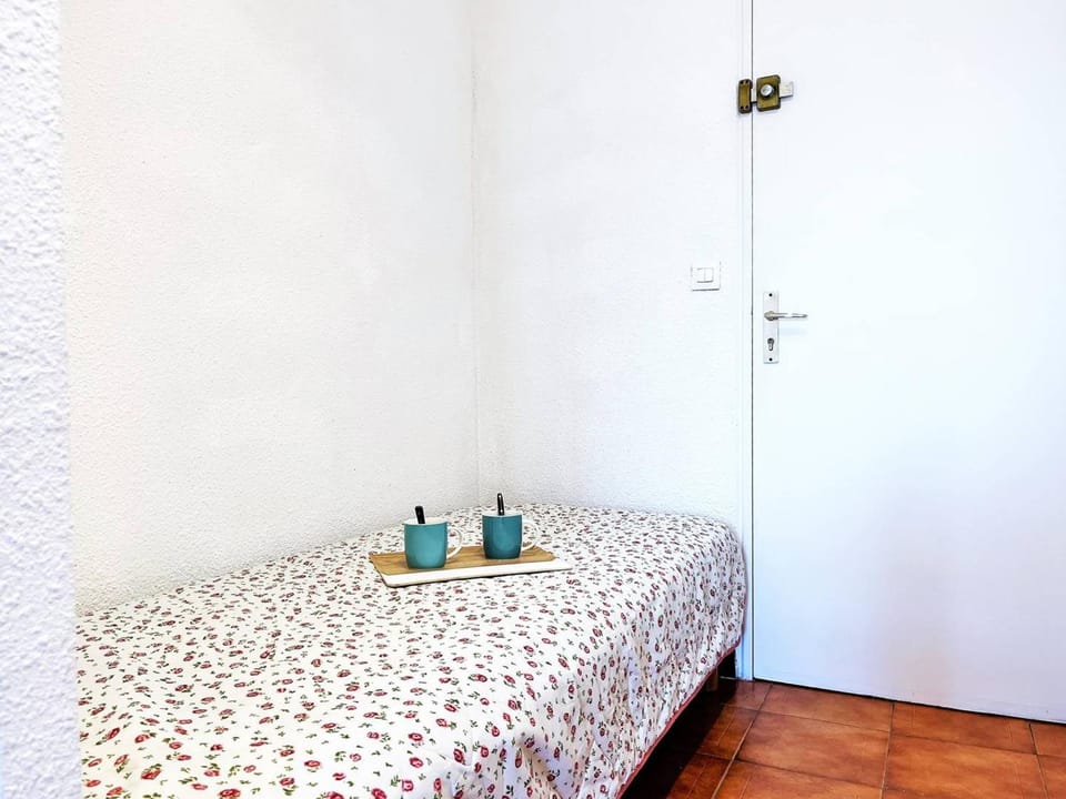 Studio calme avec coin nuit, terrasse et parking - Proche plage et commerces - FR-1-251-420 Apartment in Le Lavandou