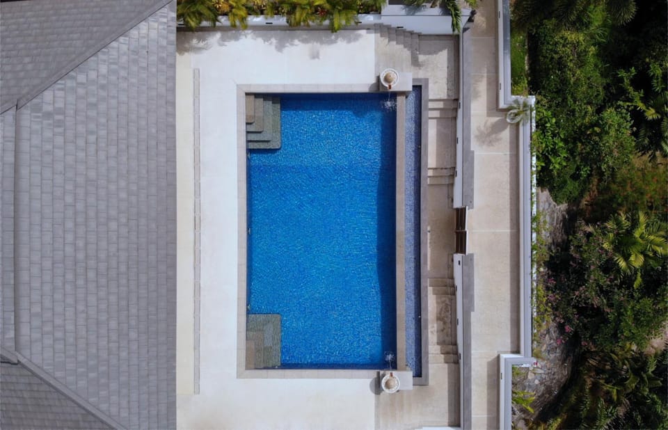 Property building, Day, Pool view, Swimming pool