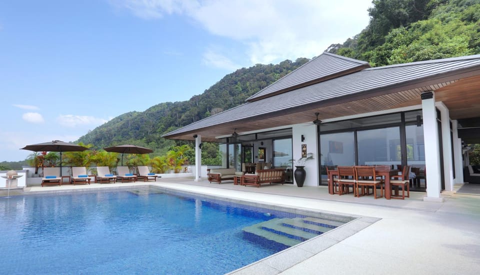 Property building, Patio, Day, Natural landscape, Mountain view, Pool view, Swimming pool, sunbed