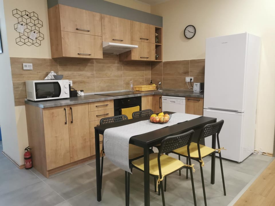Coffee/tea facilities, Kitchen or kitchenette, Dining area, dishwasher, minibar, pet friendly, stove, toaster