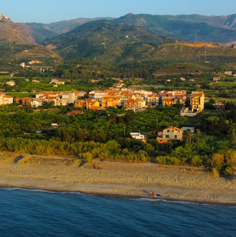 Nearby landmark, Day, Natural landscape, Bird's eye view, Balcony/Terrace, Beach, City view, Mountain view, Sea view