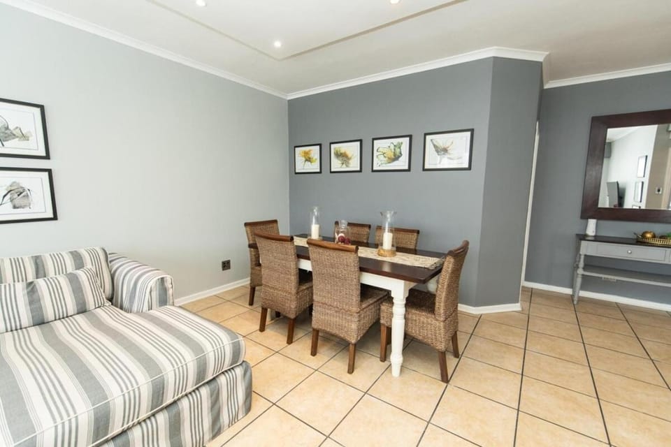 Endless Summer Coastal Condo Apartment in Port Elizabeth