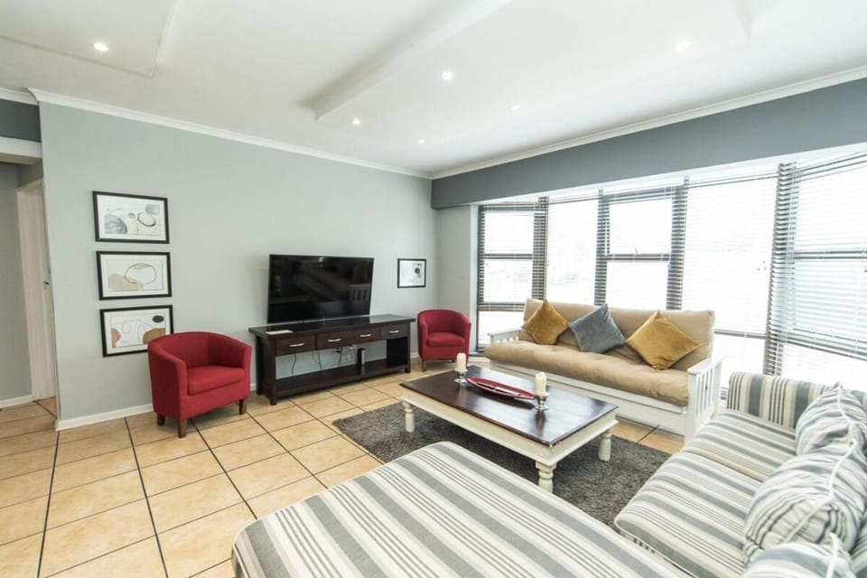 Endless Summer Coastal Condo Apartment in Port Elizabeth