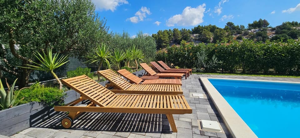 Day, Garden, Garden view, Pool view, Swimming pool, sunbed