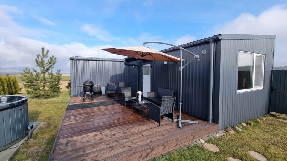 Property building, BBQ facilities, Balcony/Terrace