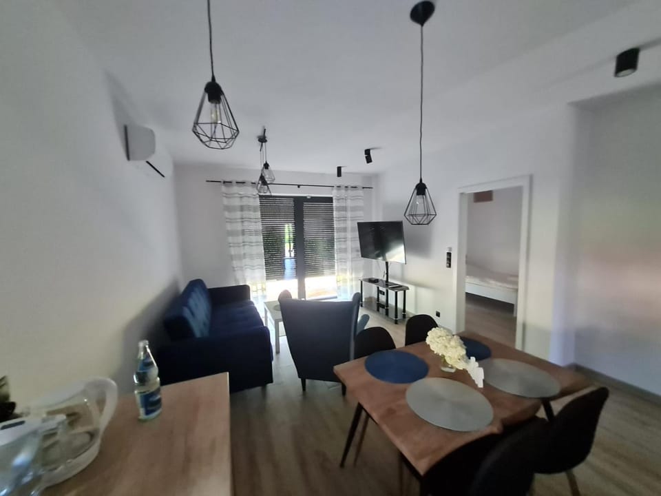 Sauna, Living room