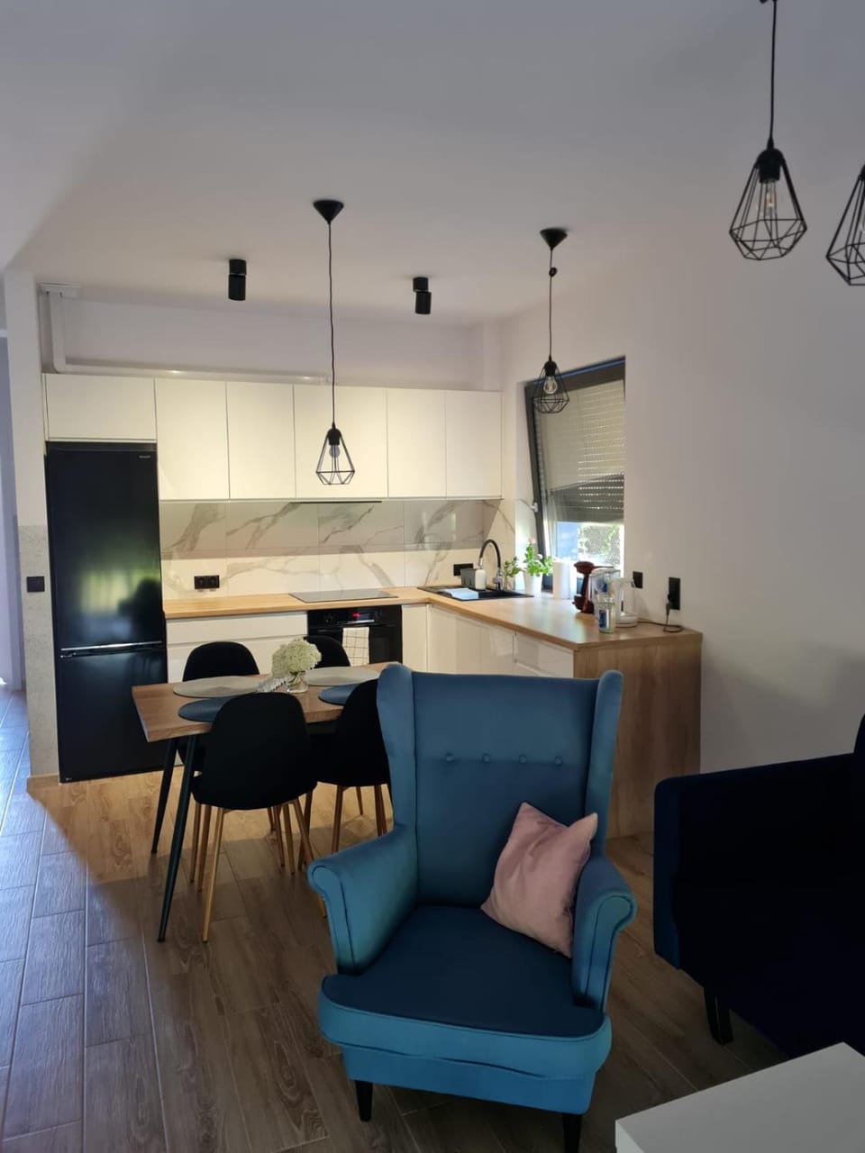 Kitchen or kitchenette, Living room