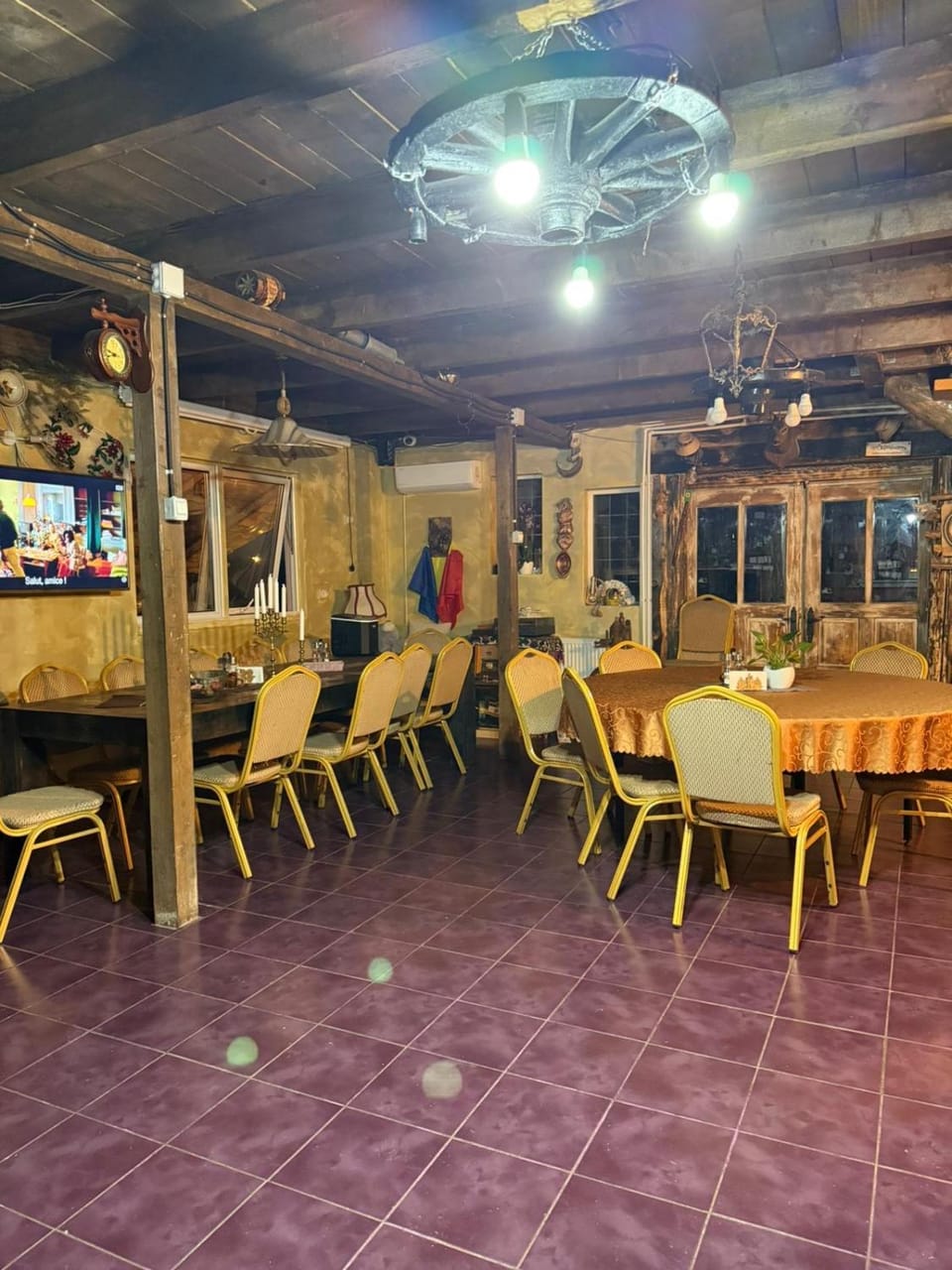 Cabana Dor de-Acas / Restaurant Dor de-Acas Bed and Breakfast in Romania