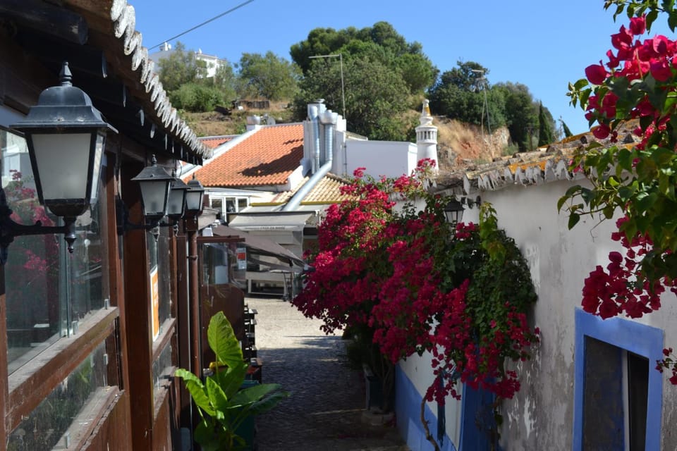 Nearby landmark, Street view