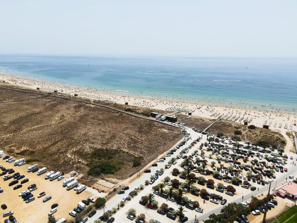 Nearby landmark, Day, Bird's eye view