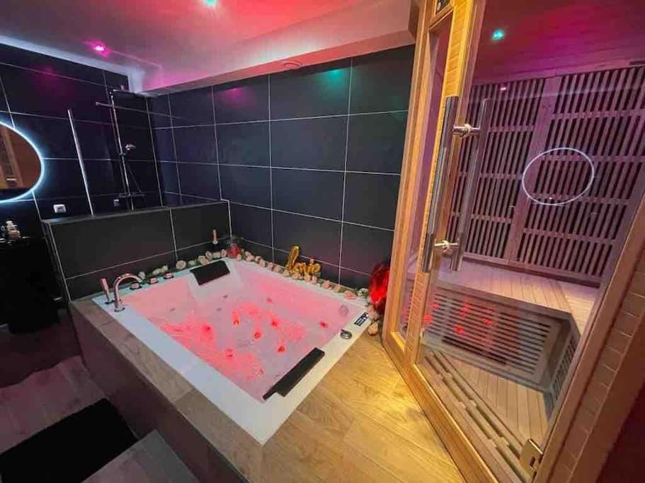 Hot Tub, Bathroom, Bath