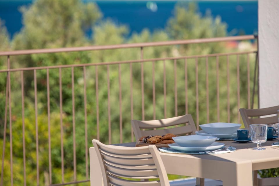 Day, Natural landscape, View (from property/room), Balcony/Terrace