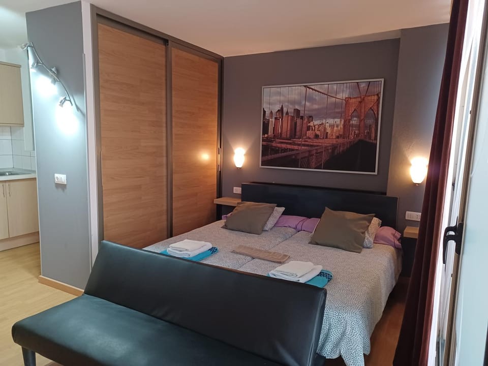 Bed, Bedroom, wardrobe