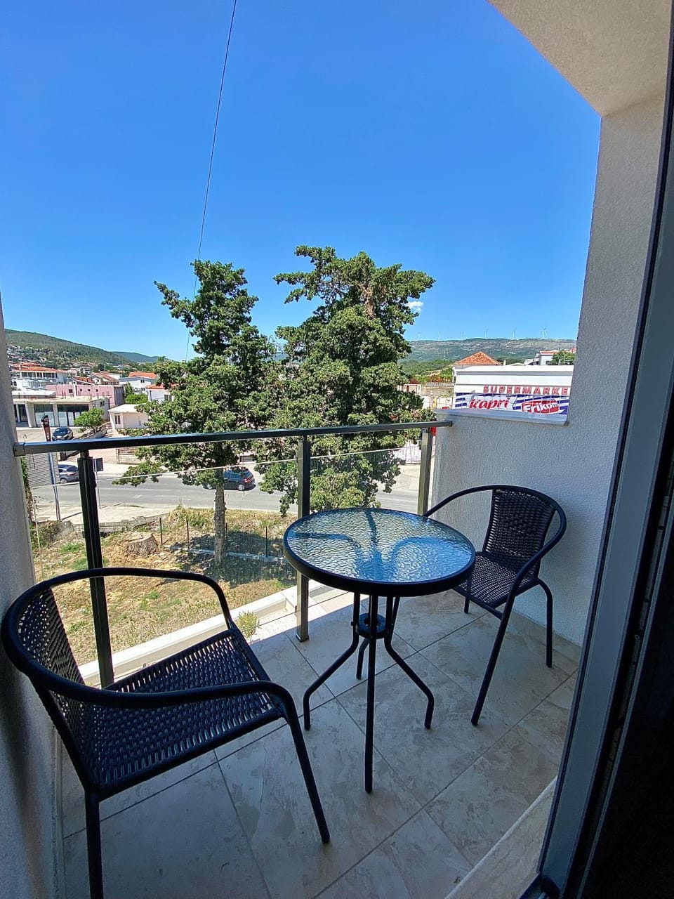 Balcony/Terrace, Street view