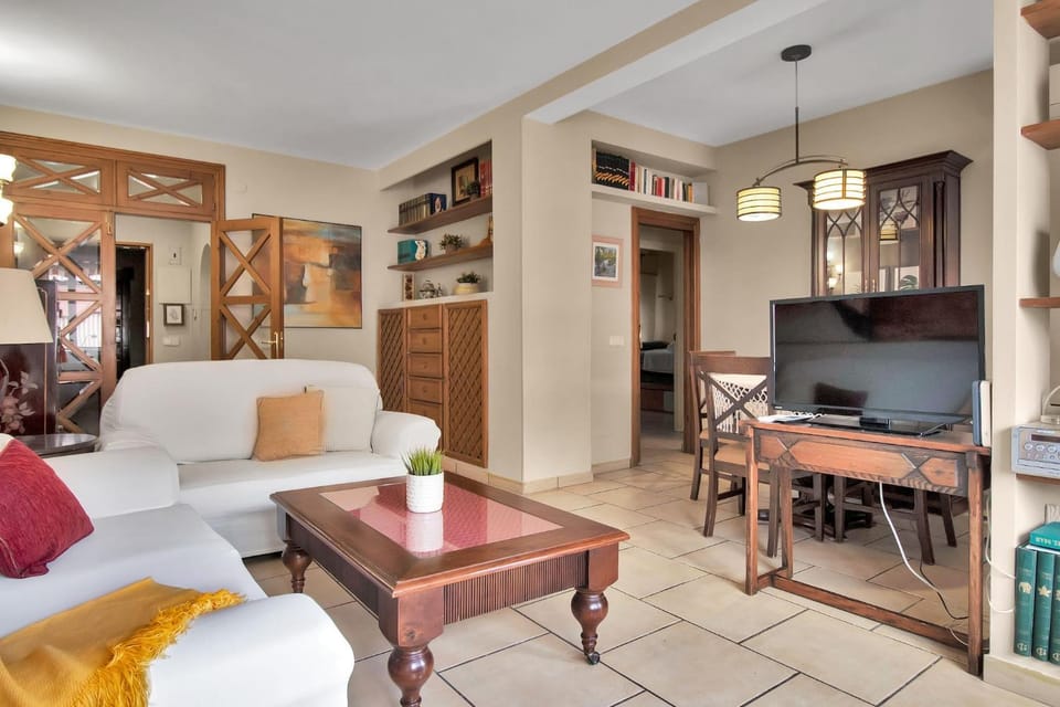 Communal lounge/ TV room, Living room
