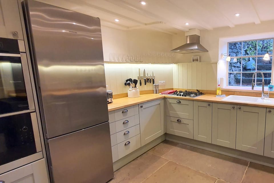 Kitchen or kitchenette, kitchen