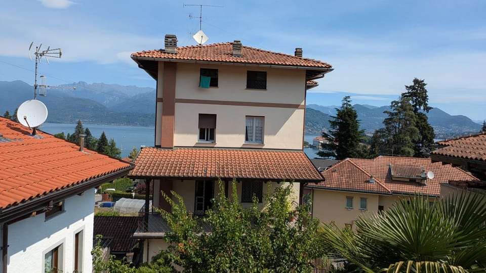 Casa Nicolò Vista Lago House in Stresa