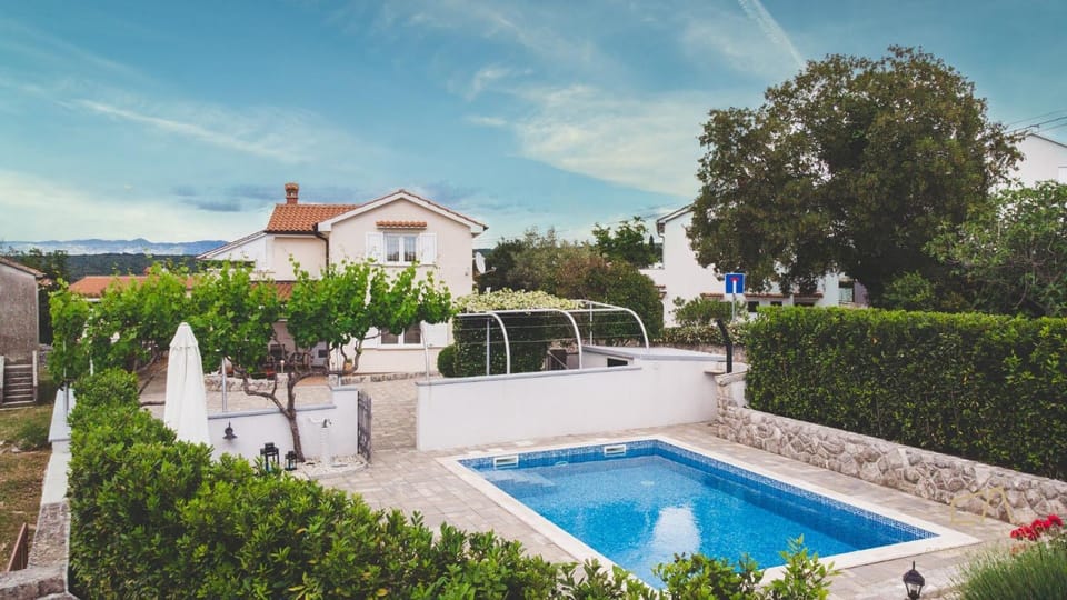 Property building, Pool view, Swimming pool