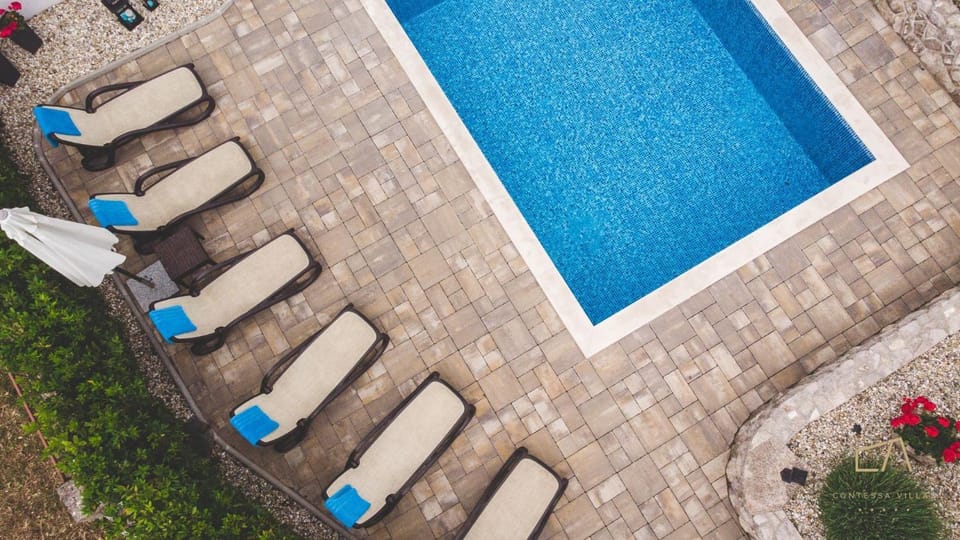 Pool view, Swimming pool