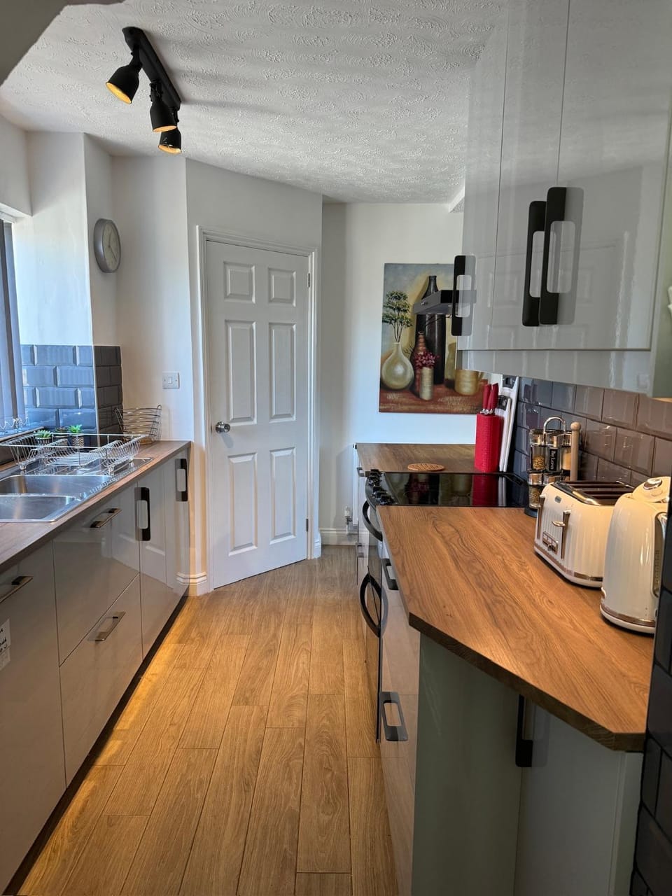 City Stay with Jacuzzi Gym Free Parking 2 Spaces House in Hereford