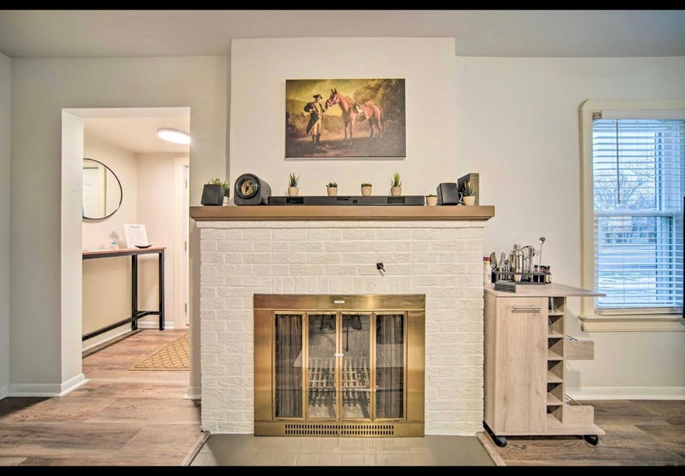 Living room, Seating area, flat iron