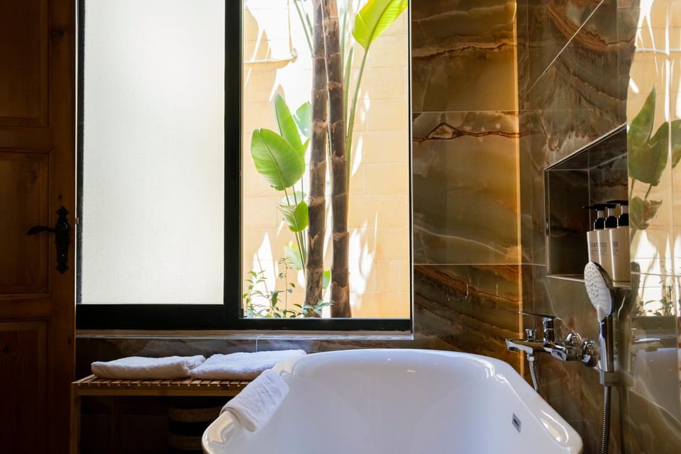 Bathroom, Bath