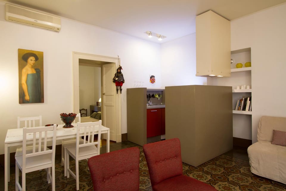 Kitchen or kitchenette, Living room