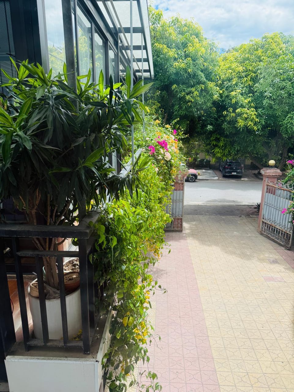 Khách sạn AMI Hotel in Laos