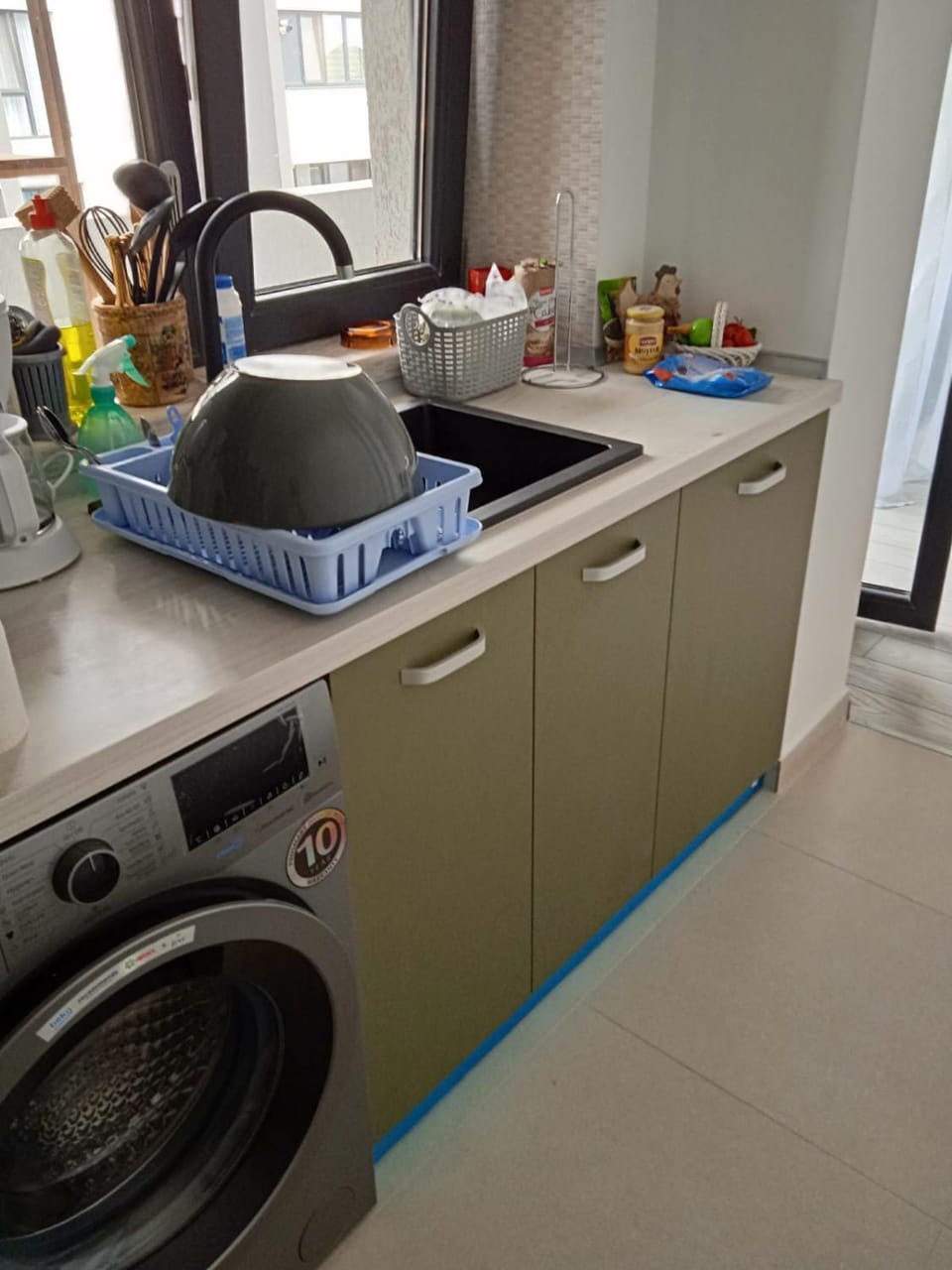 Kitchen or kitchenette, washing machine, kitchen