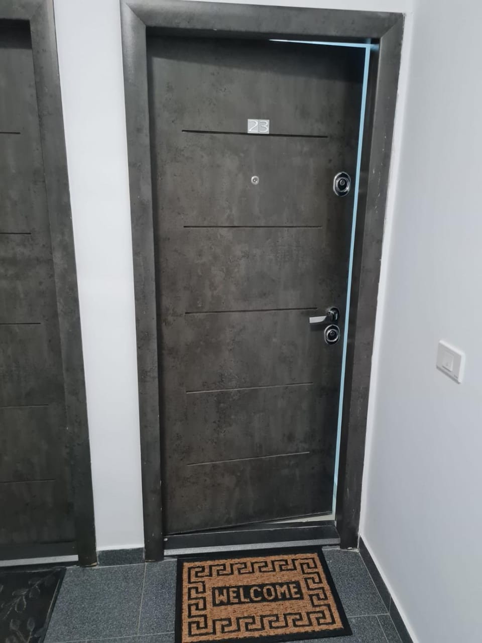 Deluxe 2 bedroom apartment with balcony and private parking Apartment in Bucharest