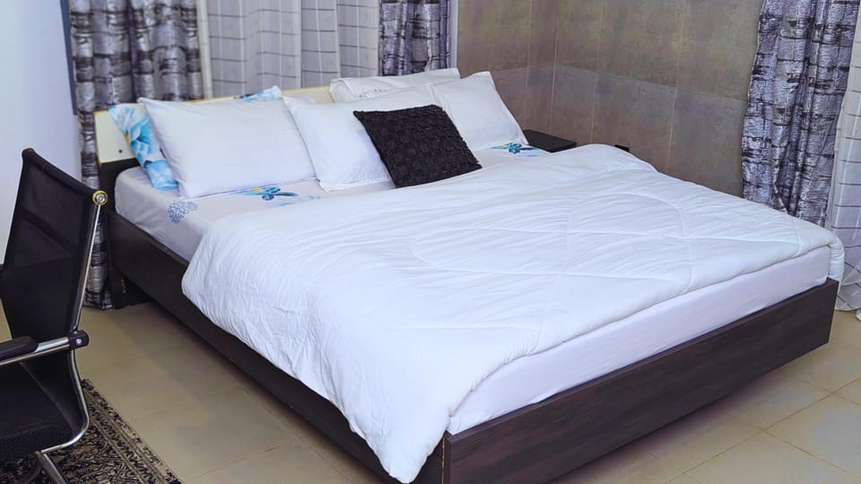 Family Home by Havana Properties with WIFI & Free Parking near Sawa Sawa Bay Beach Restaurant Apartment in City of Dar es Salaam