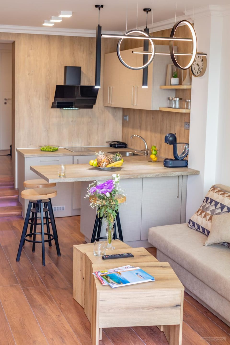 Kitchen or kitchenette, Living room, Seating area, Dining area, pet friendly, stove