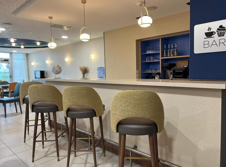 Lounge or bar