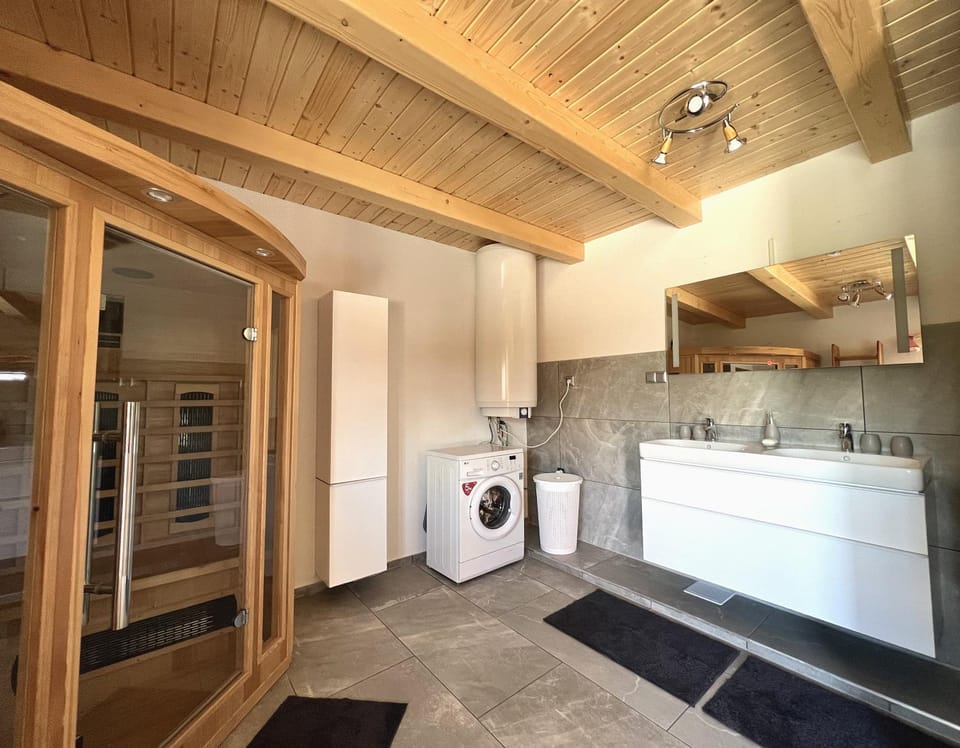 Sauna, Bathroom