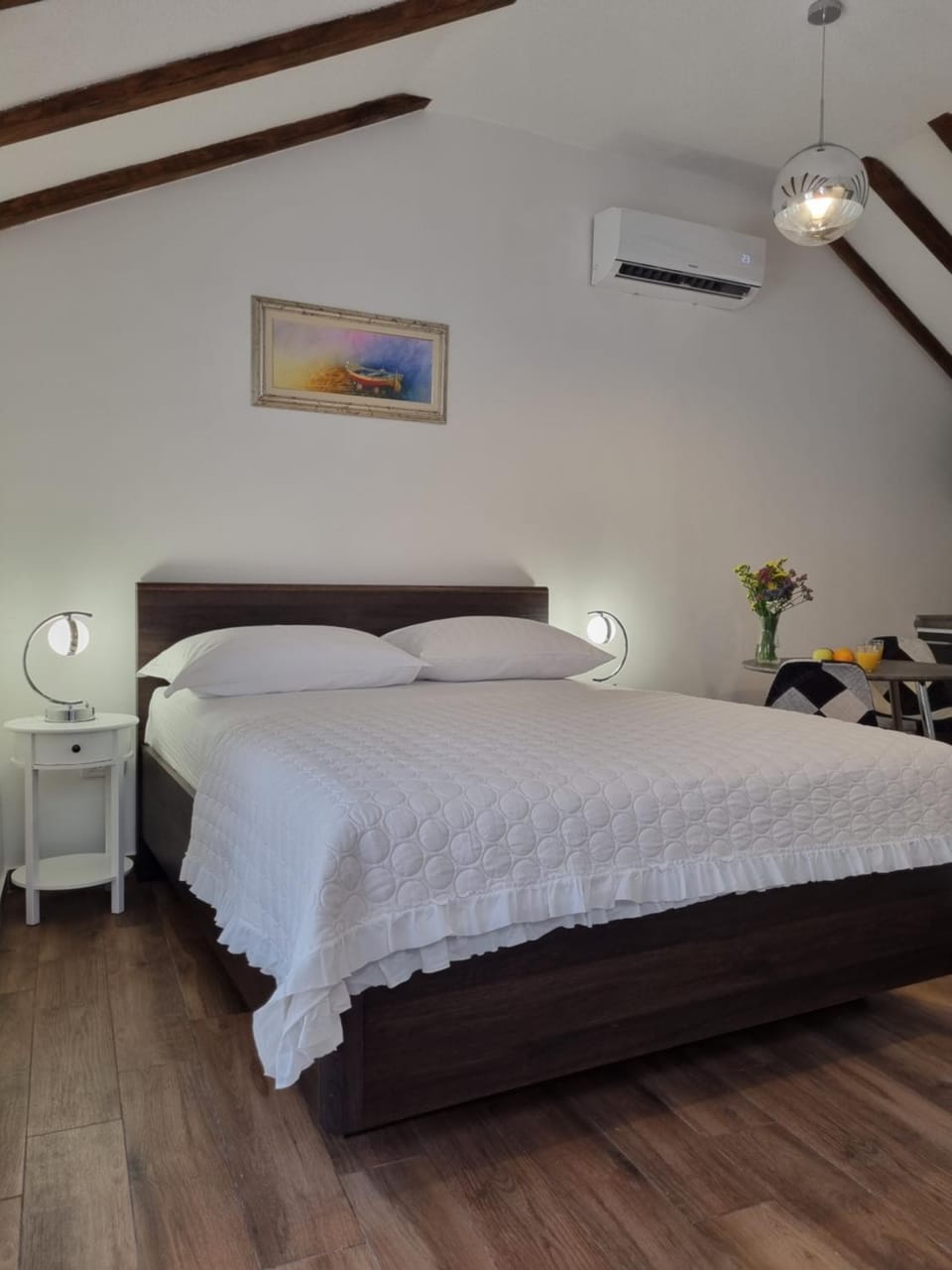 Bed, Bedroom, air conditioner