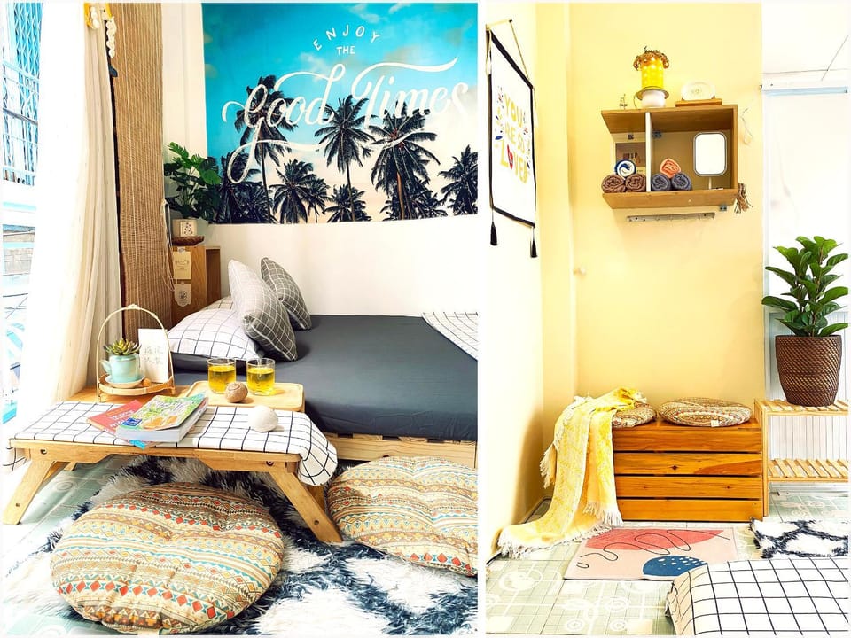 Bed, Photo of the whole room, Seating area, Bedroom, air conditioner
