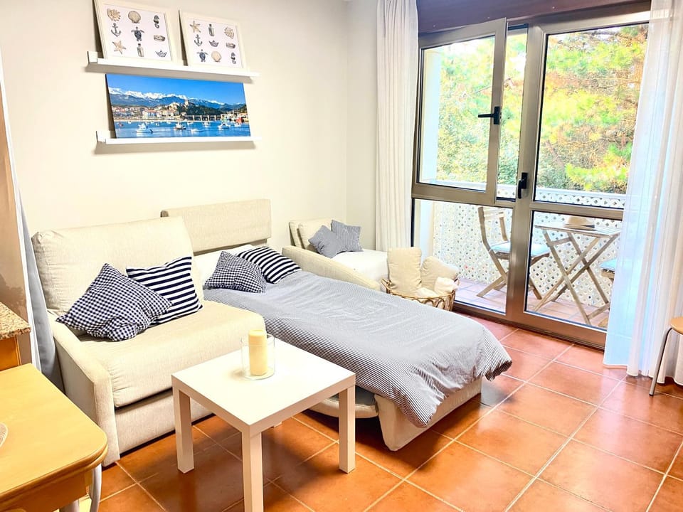 Living room, Bedroom