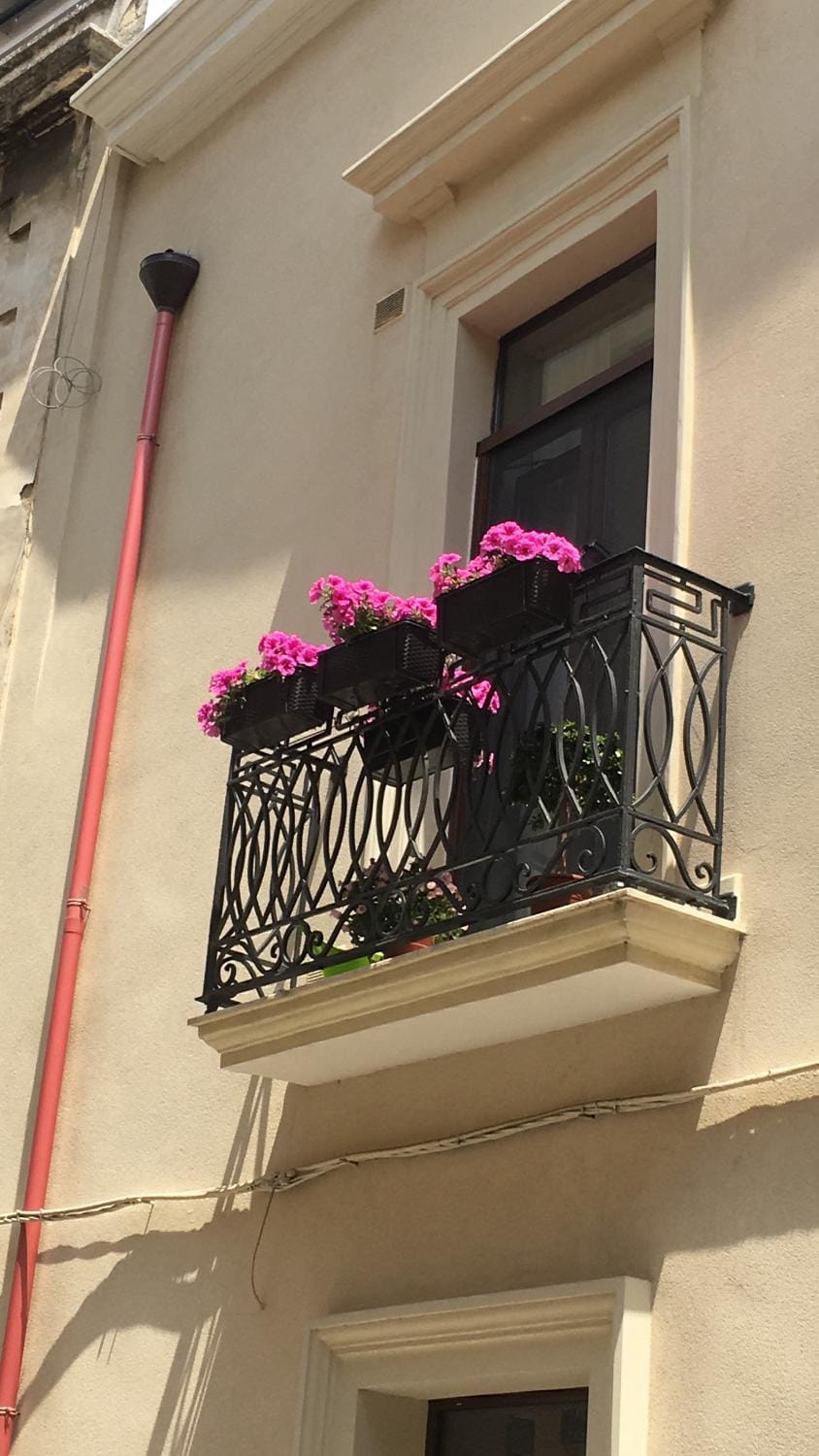 Facade/entrance, Balcony/Terrace