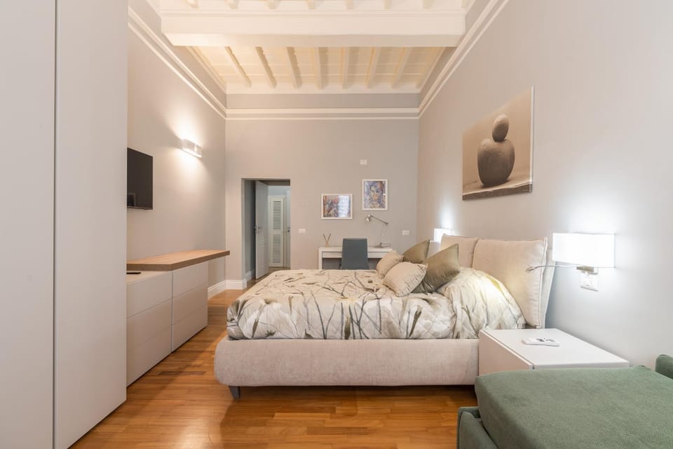 Bed, Photo of the whole room, Bedroom