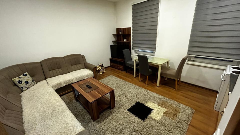 TV and multimedia, Living room, Seating area, internet