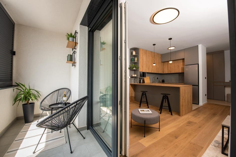 Kitchen or kitchenette, Seating area